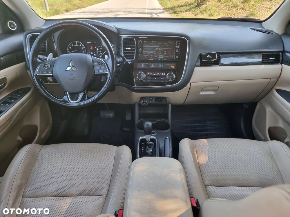 Mitsubishi Outlander 2.0 Intense + Navi 4WD CVT - 5