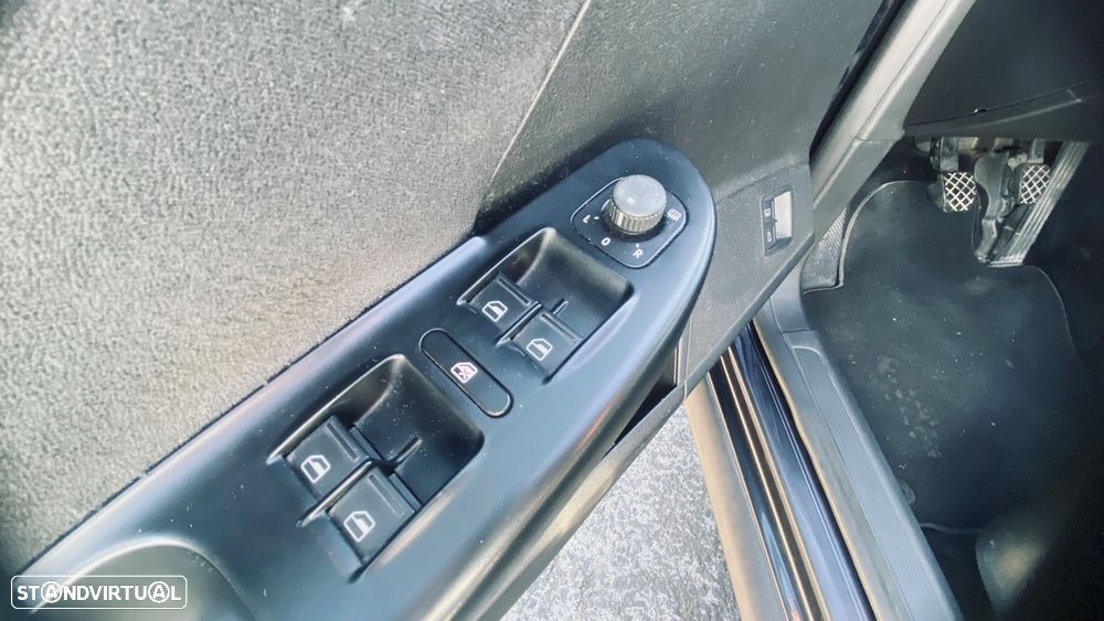 VW Passat Variant 1.9 TDi Trendline - 12