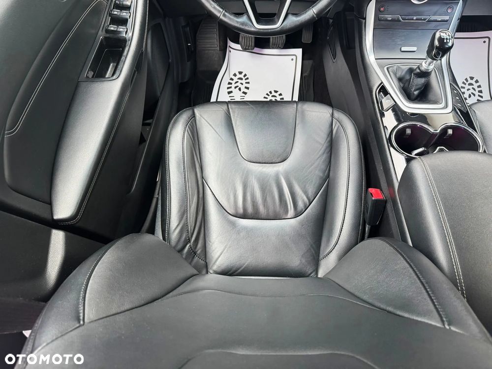 Ford Edge 2.0 TDCi 4x4 Titanium - 21
