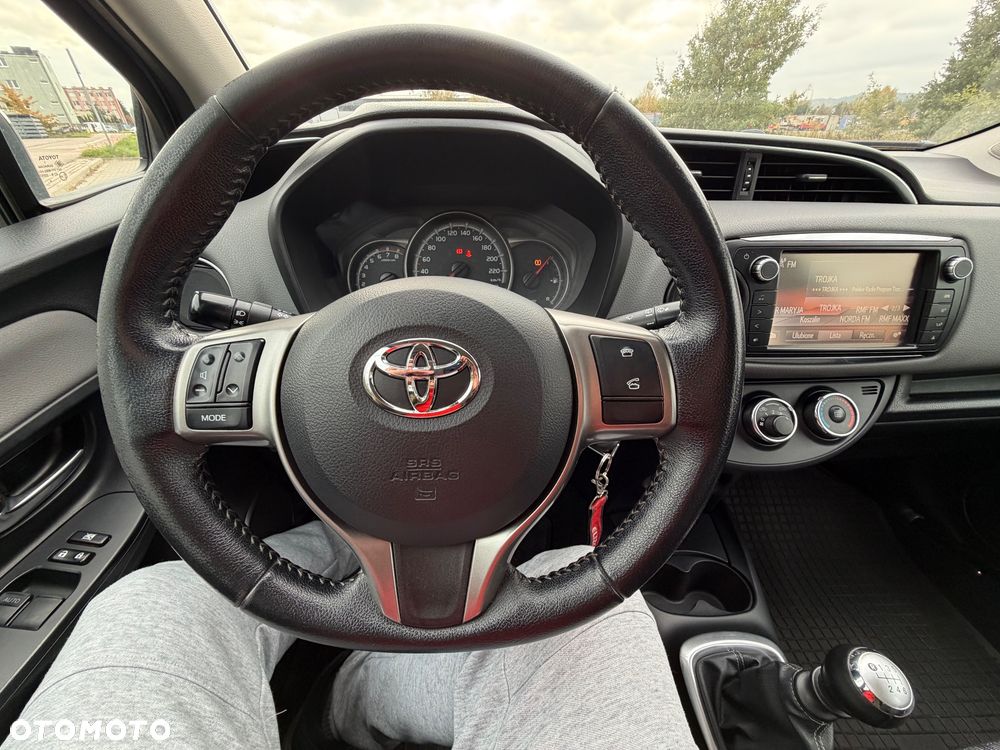 Toyota Yaris - 12