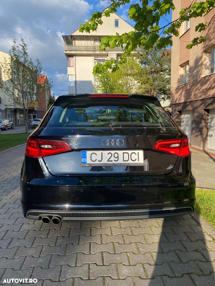 Audi A3 Sportback 2.0 TDI S line Sportpaket - 4