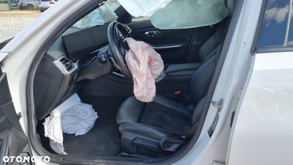 BMW Seria 3 320d M Sport Shadow - 32