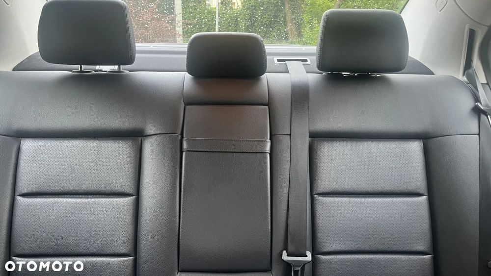 Mercedes-Benz Klasa E 200 BlueTEC 7G-TRONIC Avantgarde - 30