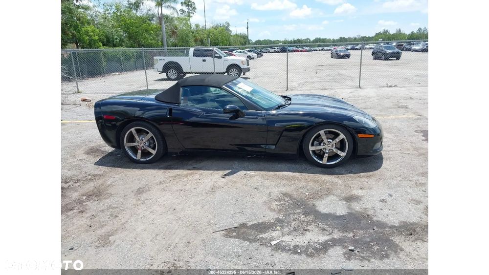 Chevrolet Corvette - 6