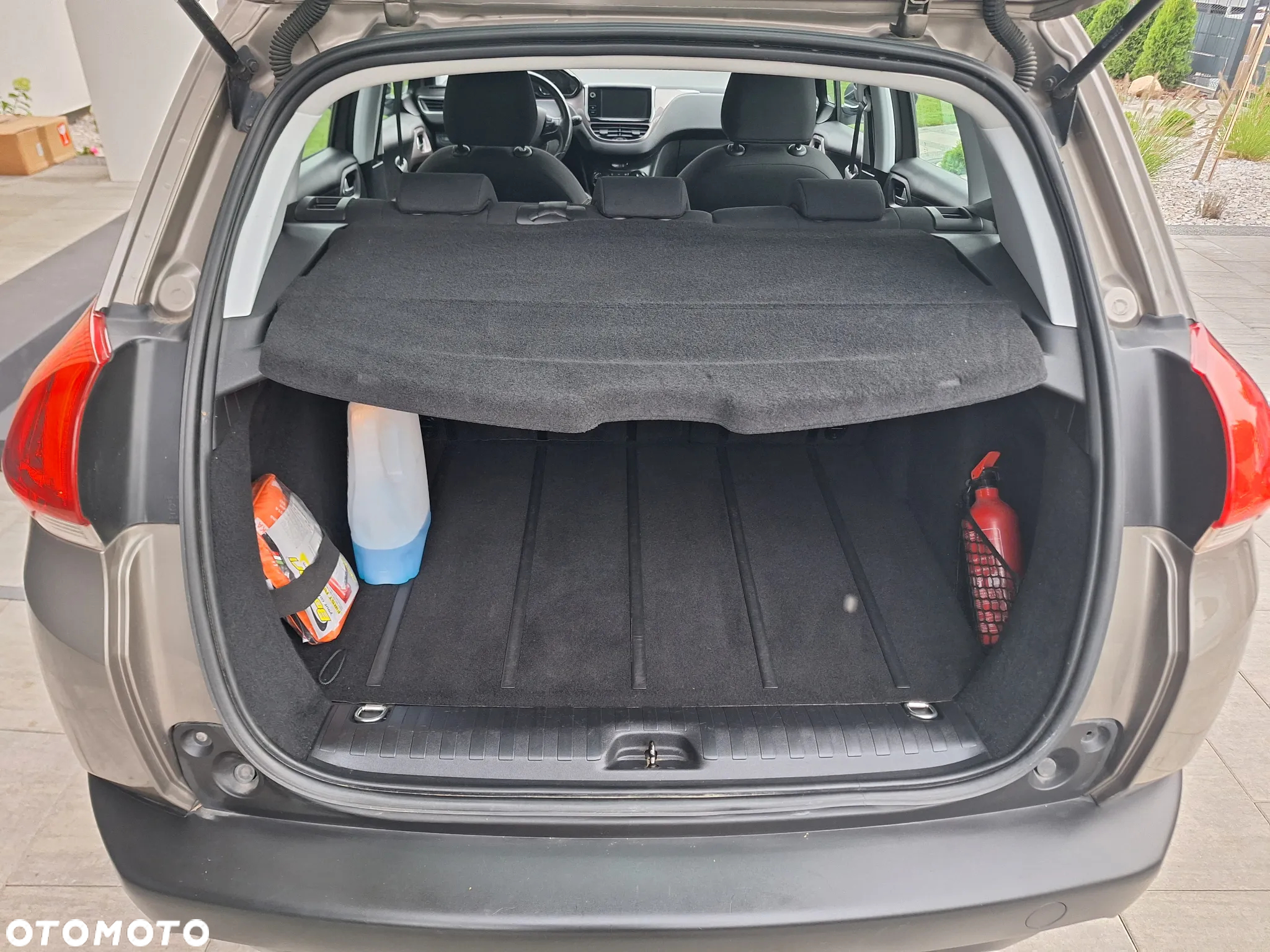 Peugeot 2008 - 13