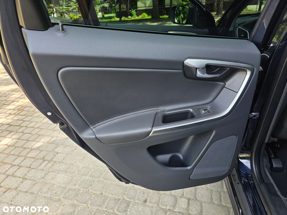 Volvo XC 60 D4 Geartronic Summum - 20