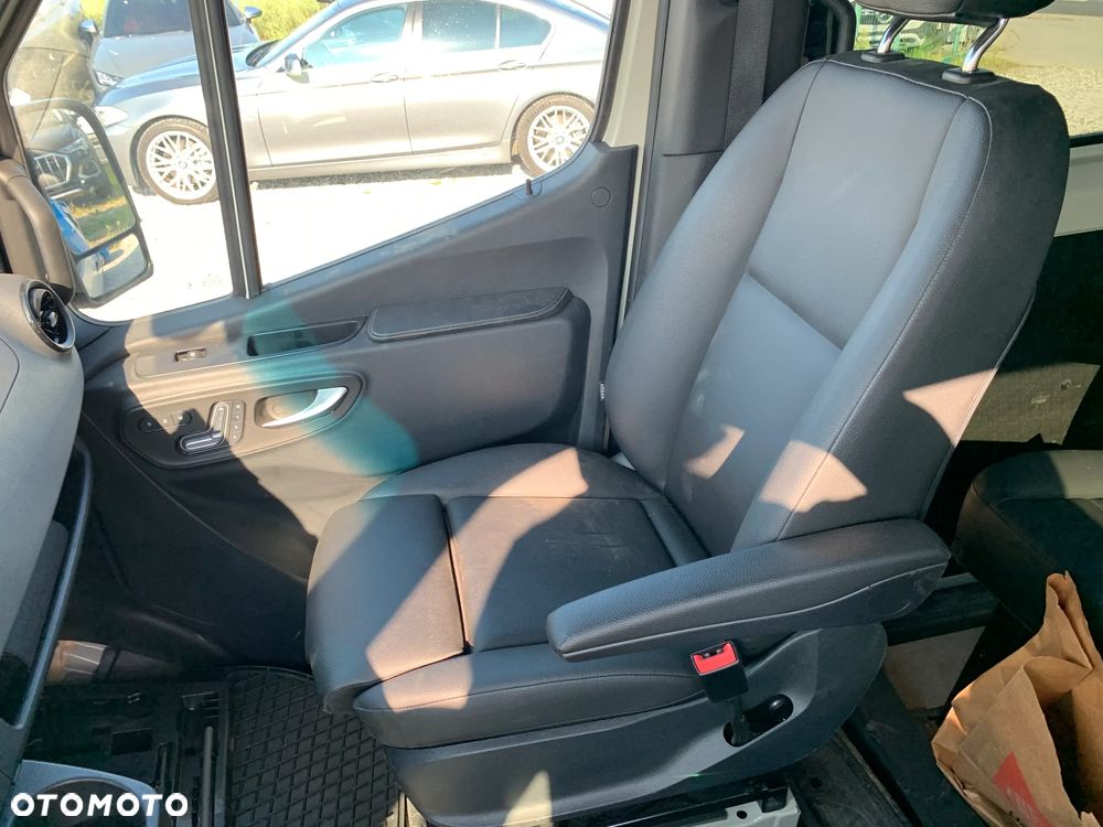 Mercedes-Benz Sprinter - 8