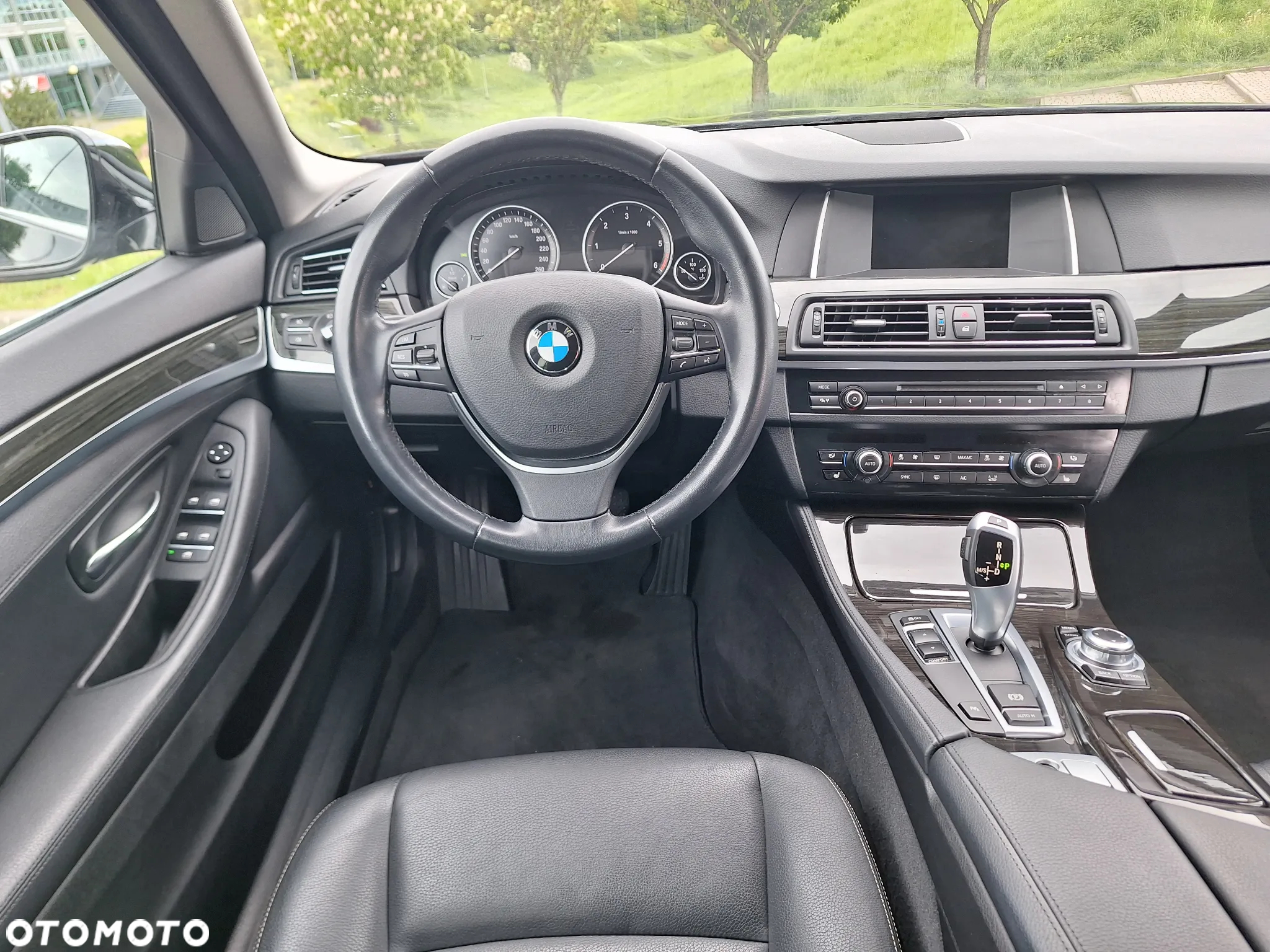 BMW Seria 5 520d Luxury Line - 9