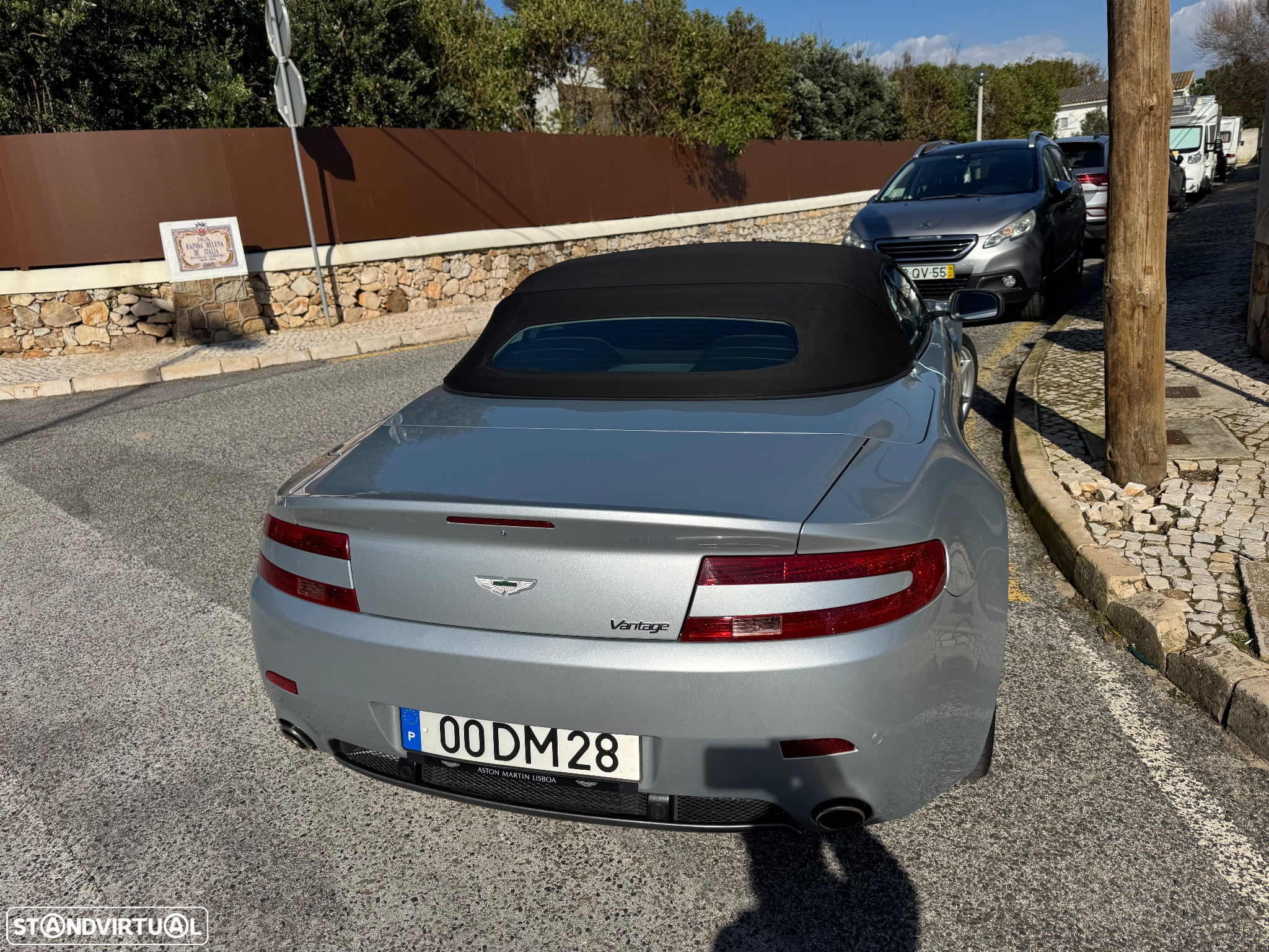 Aston Martin Vantage Roadster - 29