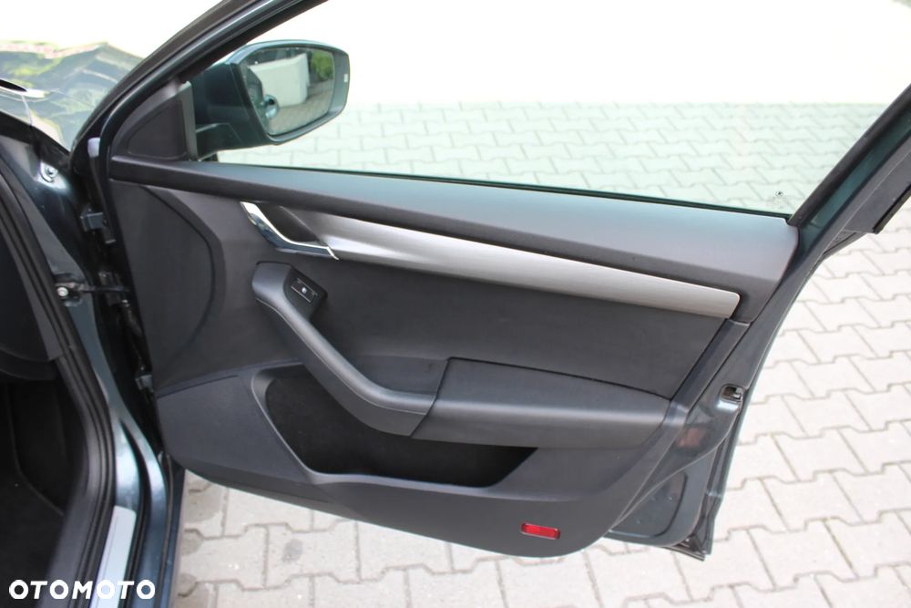 Skoda Octavia 2.0 TDI DSG First Edition - 25
