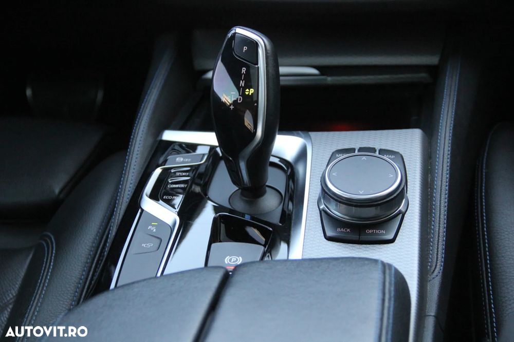 BMW Seria 5 520d xDrive AT - 32