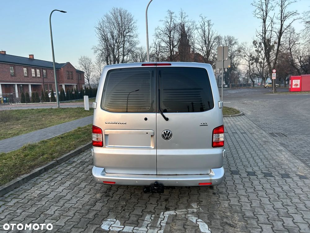 Volkswagen Caravelle - 8