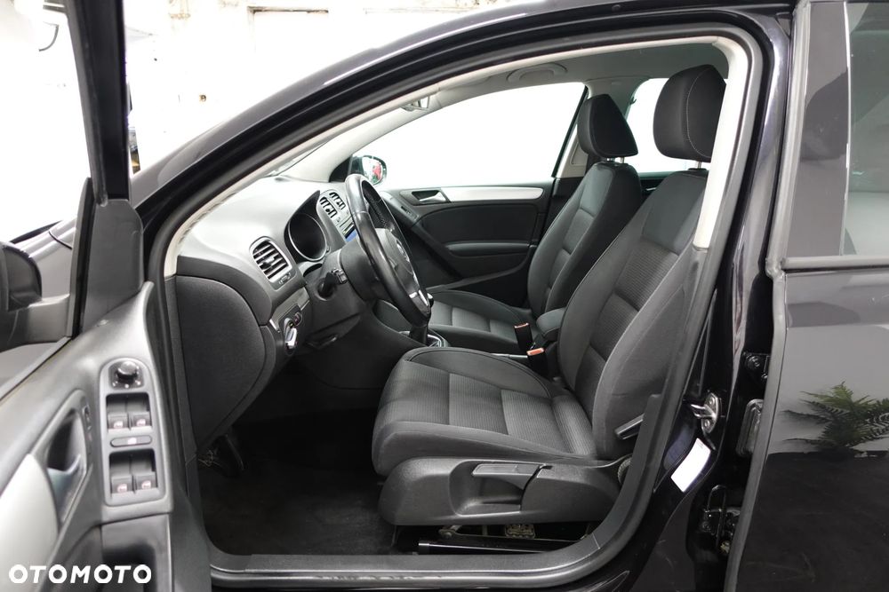 Volkswagen Golf 1.6 TDI DPF Comfortline - 23