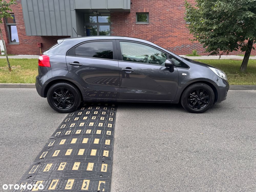 Kia Rio 1.4 Fifa World Cup Edition - 7