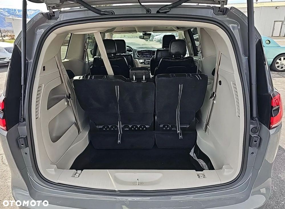 Chrysler Pacifica - 11