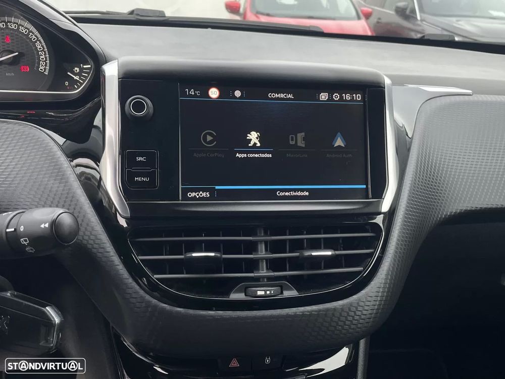 Peugeot 2008 1.2 PureTech GT Line - 31