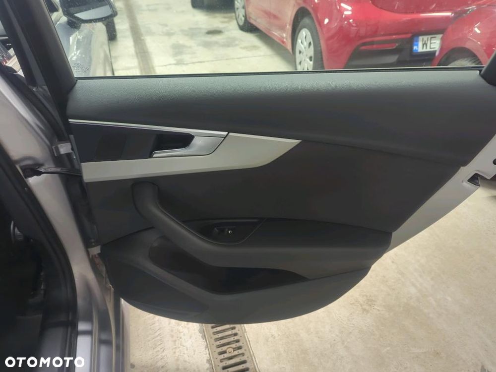 Audi A4 Limousine - 19