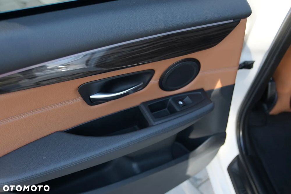 BMW Seria 2 218d Sport-Aut Luxury Line - 25