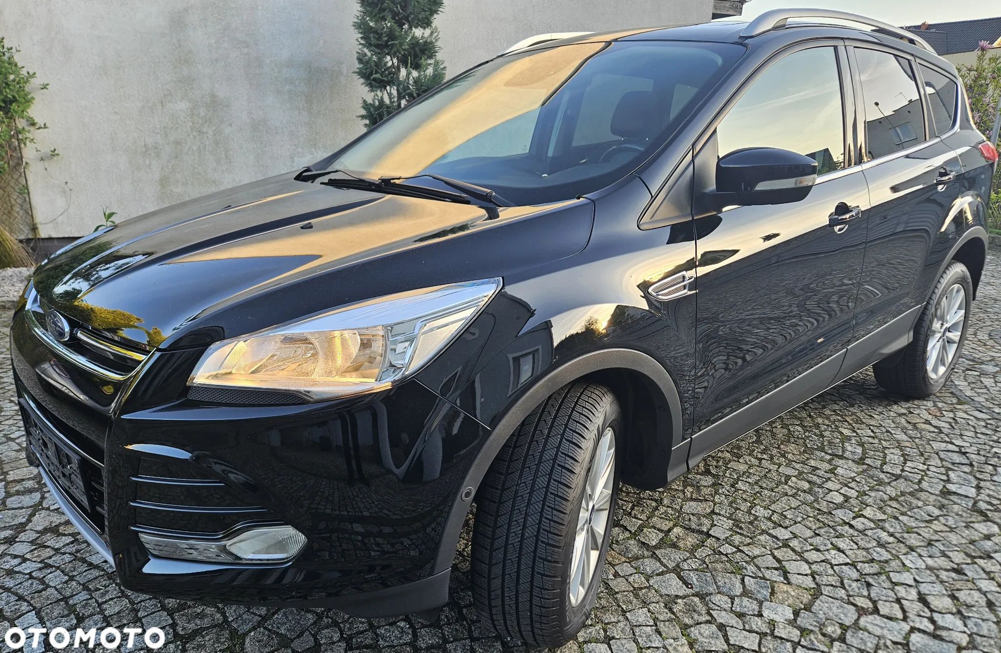 Ford Kuga 2.0 TDCi 2x4 Titanium - 1