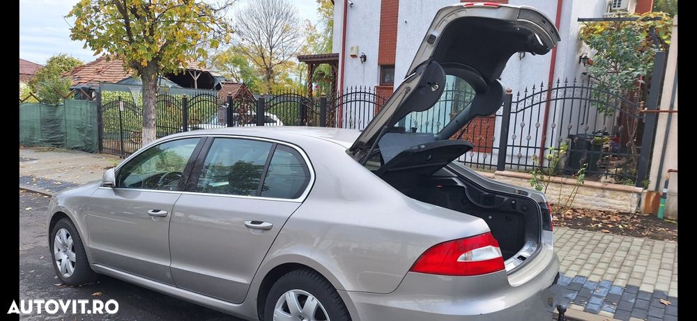 Skoda Superb 2.0 TDI Elegance DSG - 7