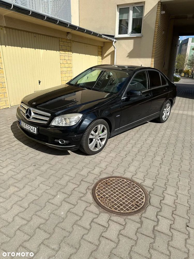 Mercedes-Benz Klasa C 180 CGI Automatik BlueEFFICIENCY Avantgarde - 4