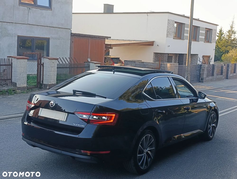 Skoda Superb 2.0 TDI DSG Premium Edition - 23