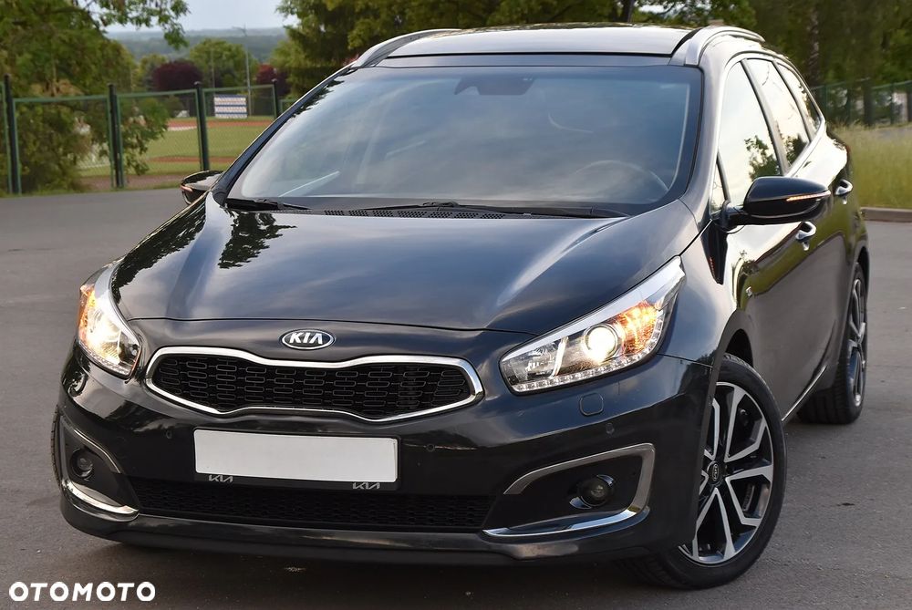 Kia Ceed - 13