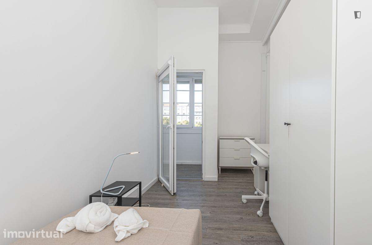 Quarto - localizado em Alameda Lisbon - Grande imagem: 2/18