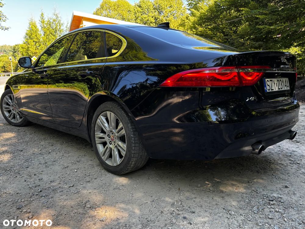 Jaguar XF 35t Prestige - 5