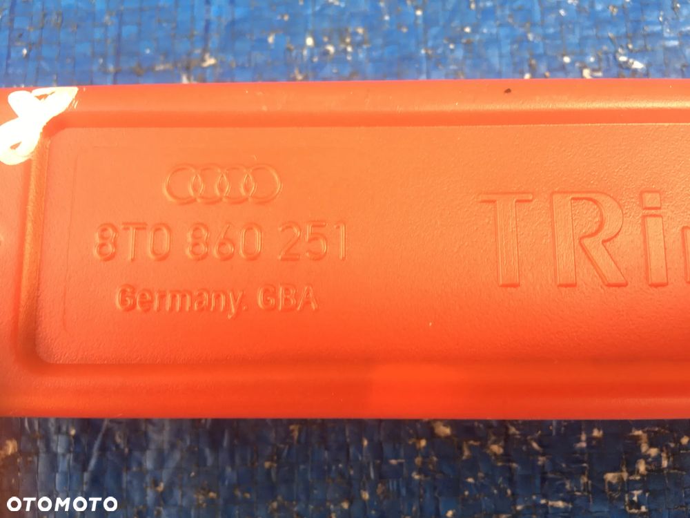 Audi A6 C8 4K Trójkąt Ostrzegawczy 8T0860251 - 2