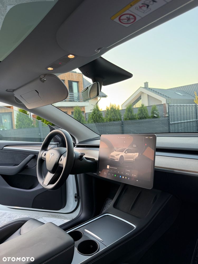 Tesla Model Y Performance AWD - 28