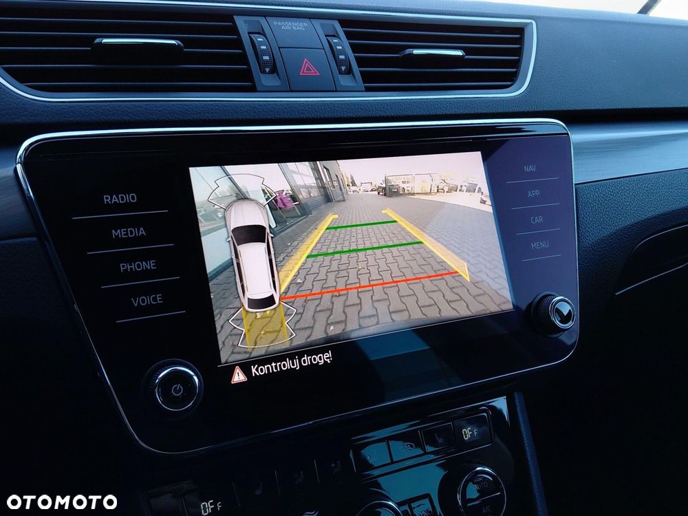 Skoda Superb 2.0 TDI SCR Style DSG - 31