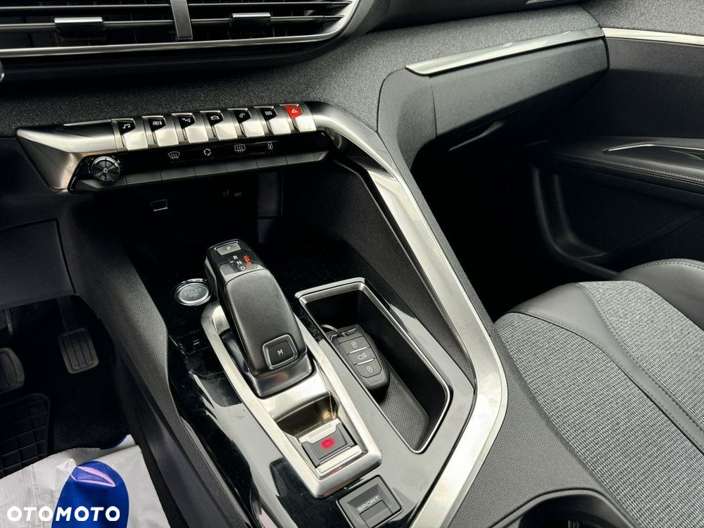 Peugeot 3008 PureTech 130 Stop & Start GPF EAT8 Allure Pack - 26