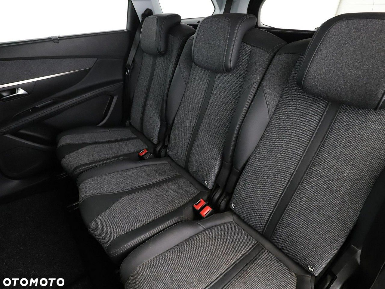 Peugeot 5008 1.5 BlueHDi Allure S&S - 17