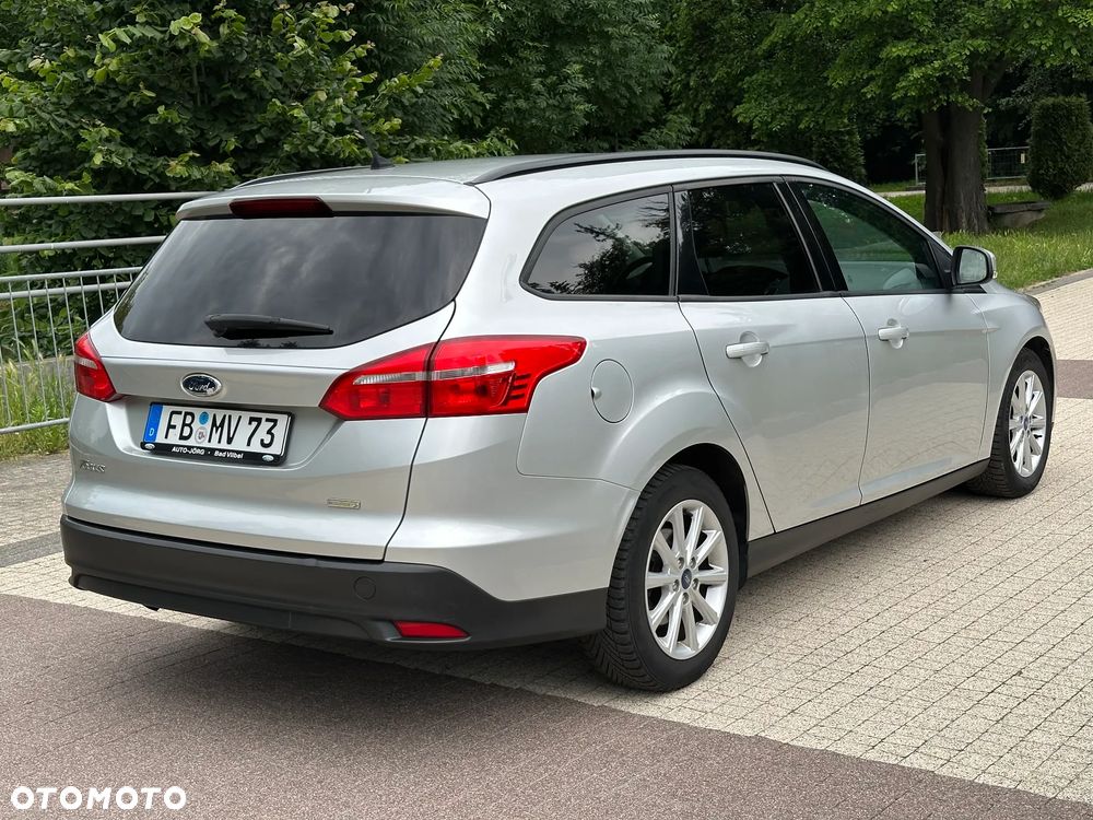 Ford Focus 1.0 EcoBoost Titanium - 3