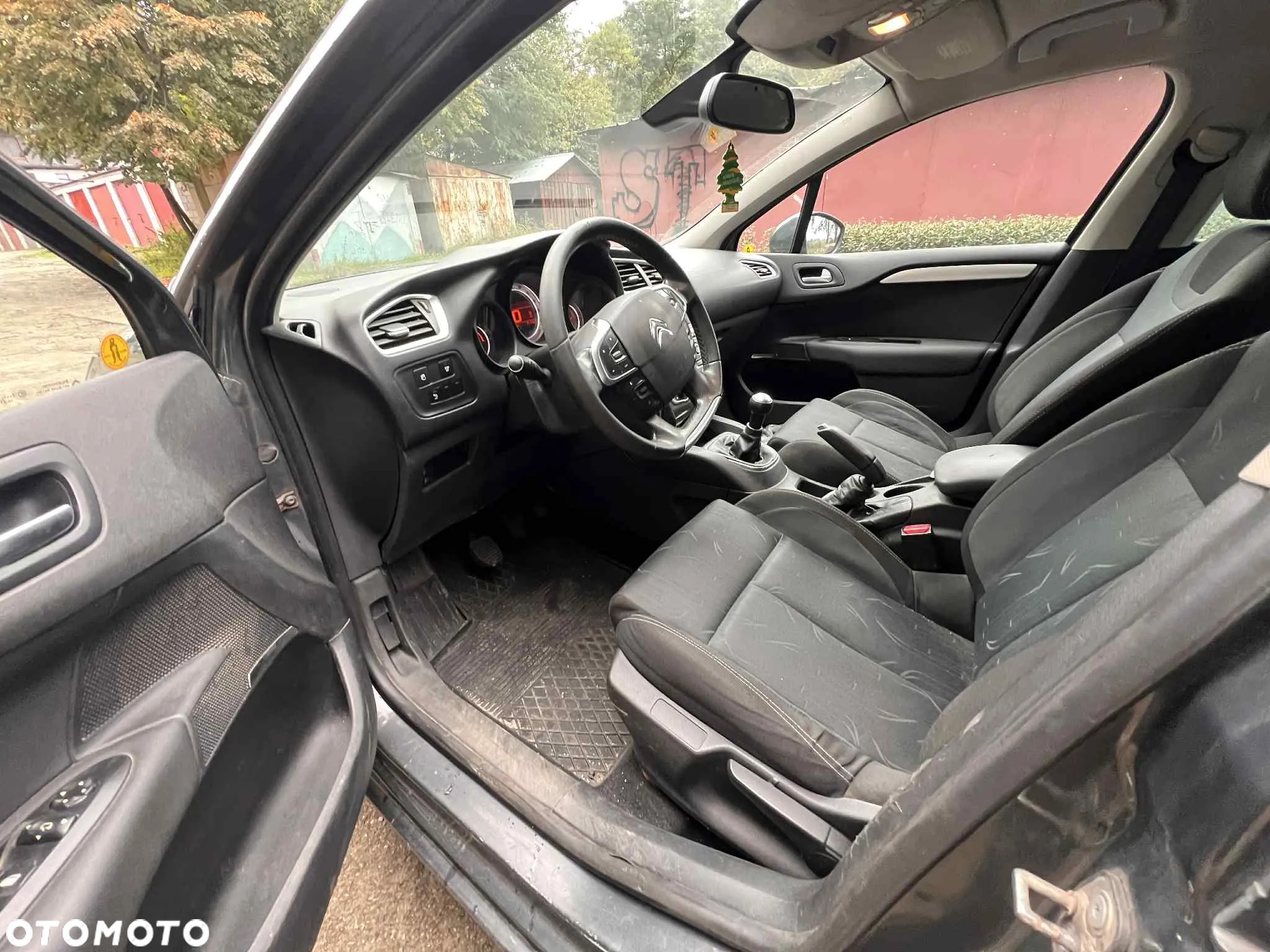 Citroën C4 1.6 HDi Attraction - 10