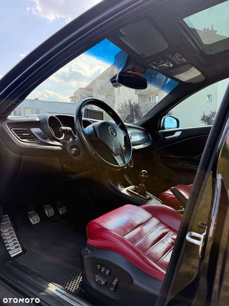 Alfa Romeo Giulietta 1750 TBi Quadrifoglio Verde - 4