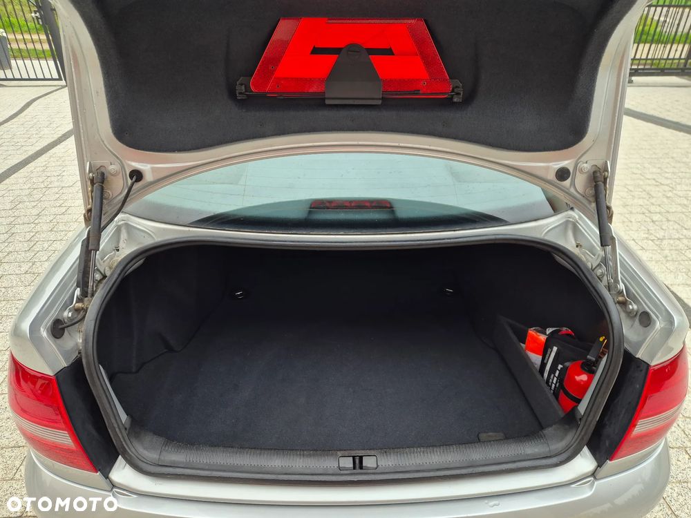 Audi A4 Limousine - 9