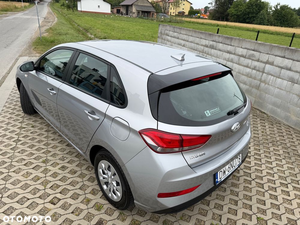 Hyundai i30 1.5 DPI Classic + - 10