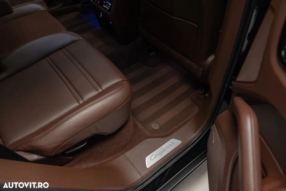 Porsche Cayenne - 32