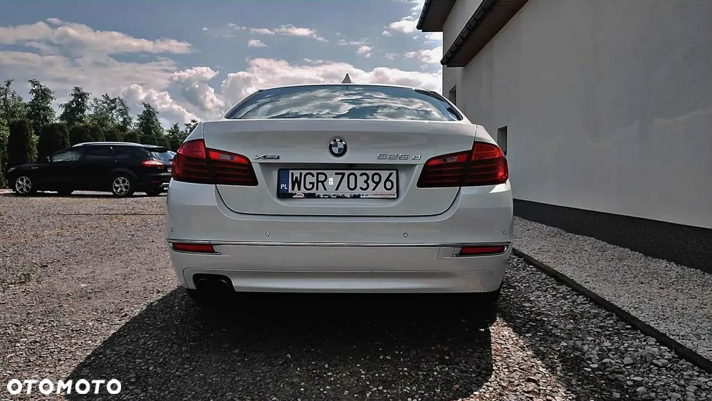 BMW Seria 5 525d xDrive Luxury Line - 3