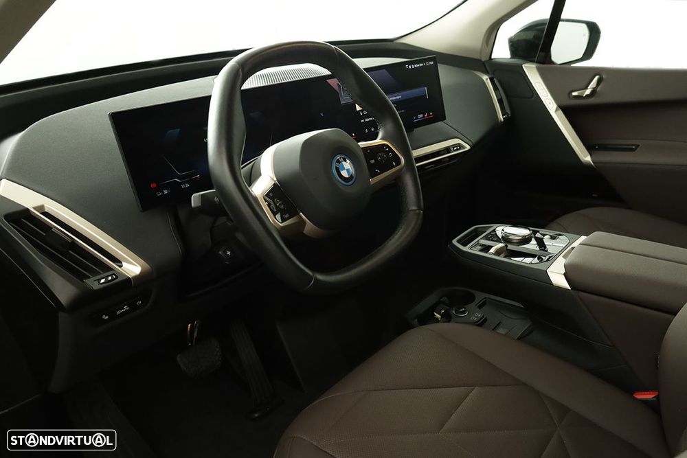 BMW iX xDrive 40 Pack Desportivo - 11
