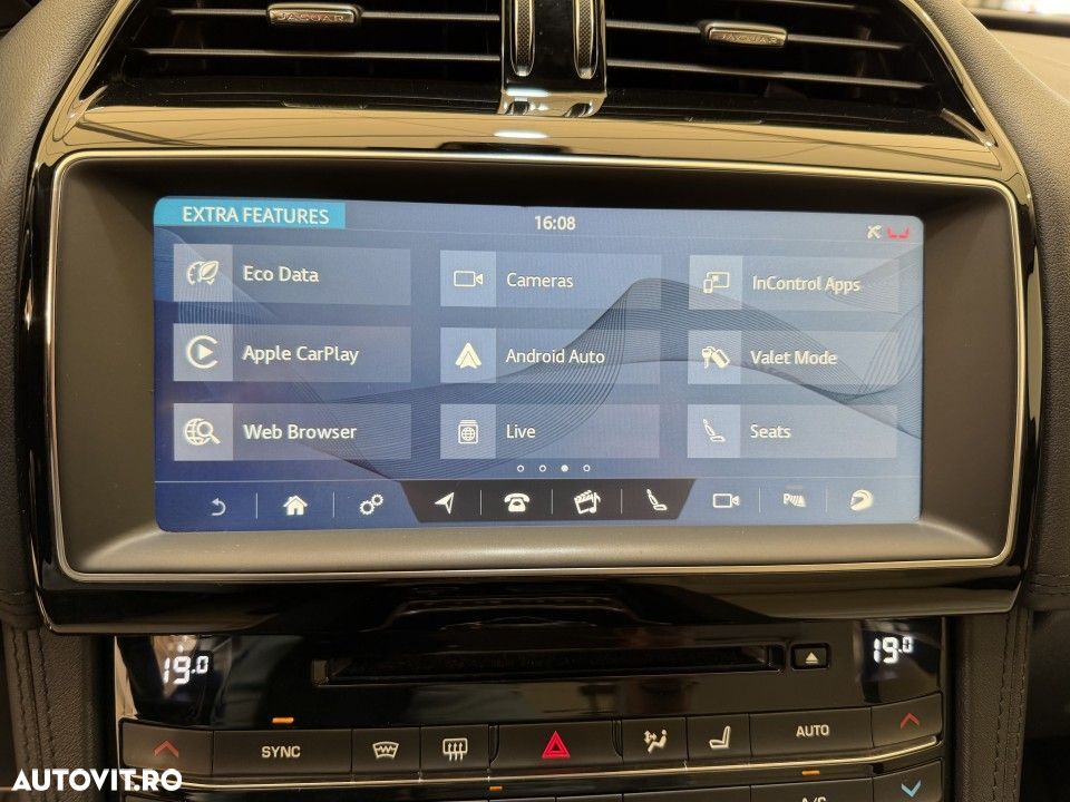 Jaguar F-Pace - 24
