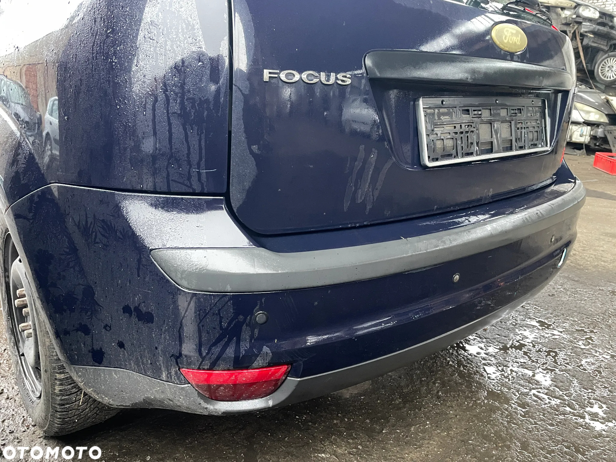 ZDERZAK TYL V3 FORD FOCUS MK II HB - 3