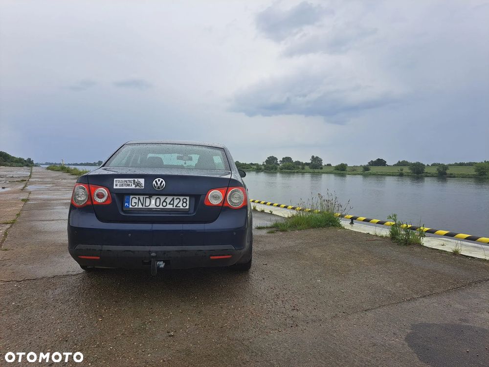 Volkswagen Jetta 1.6 Comfortline - 7