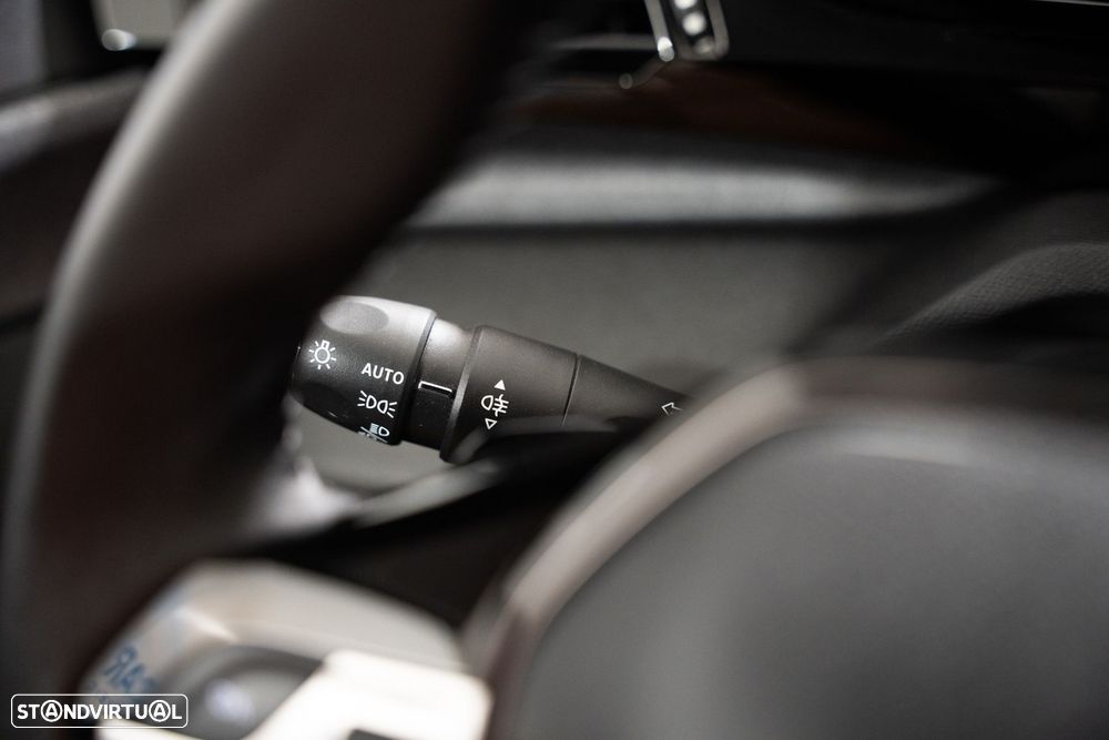 Peugeot 408 1.2 Hybrid Allure e-DCS6 - 26