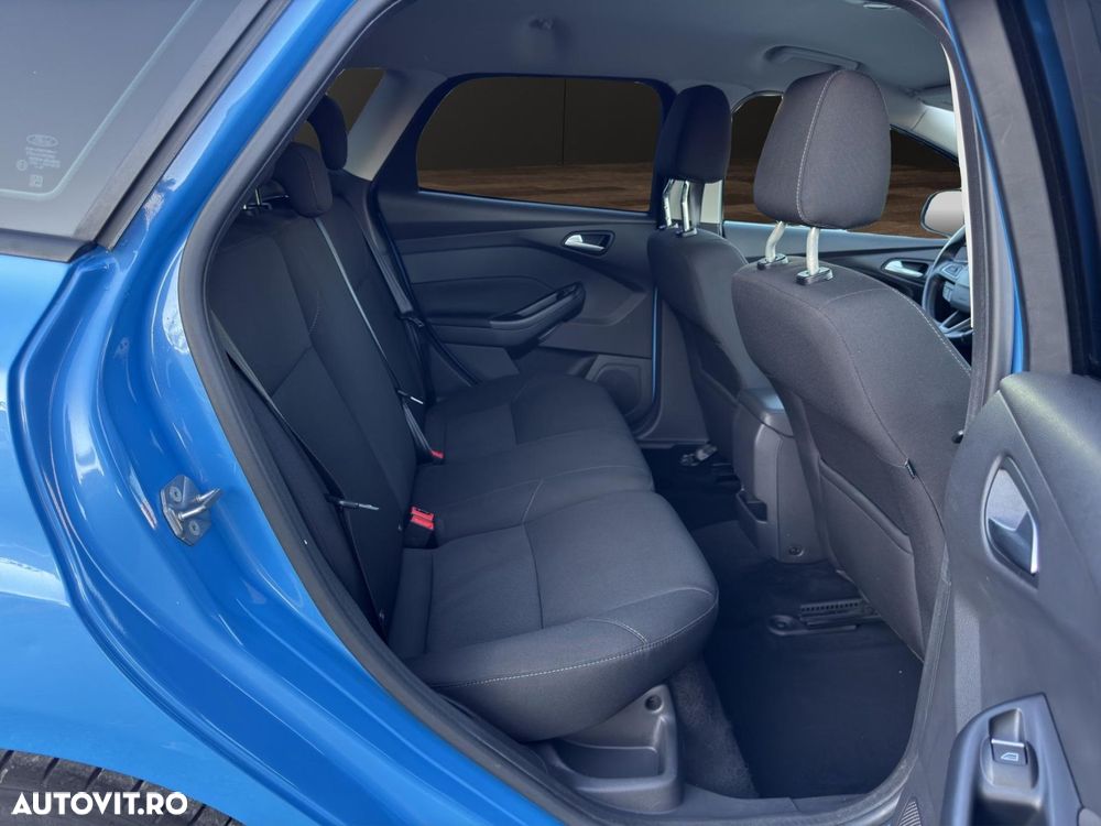 Ford Focus - 12