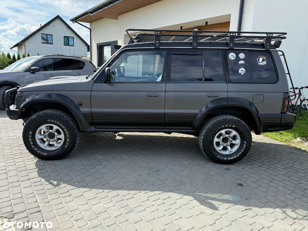 Mitsubishi Pajero - 3