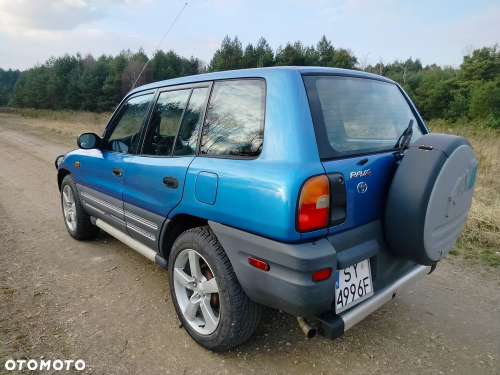 Toyota RAV4 - 6