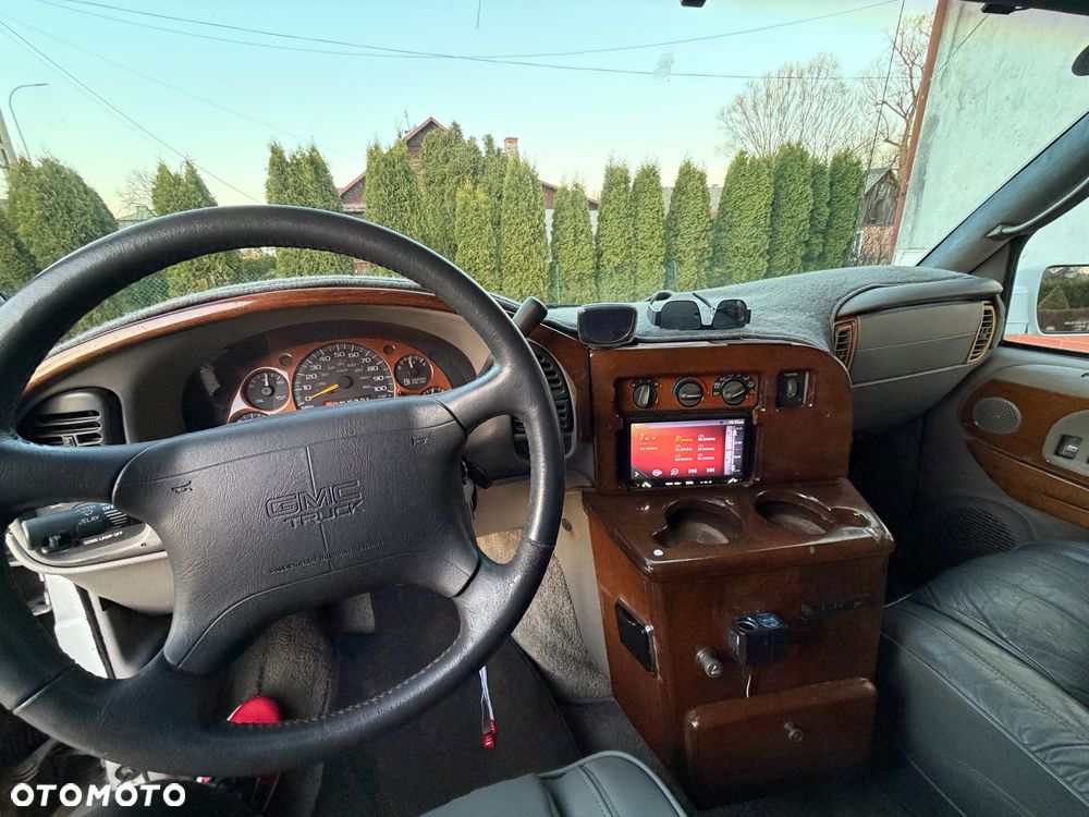 GMC Safari - 11
